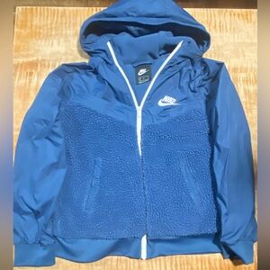 Nike Windrunner Winterized Jacket -boys size XL - small hole in liner (pictured)